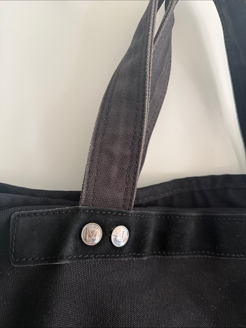 Marc Jacobs Black Canvas Messenger Tote with Logo Front - Picture 7 of 7